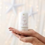 Vela pinheiro de Natal com seis palavras: Paz, Amor, Saúde, Família, Gratidão e Esperança