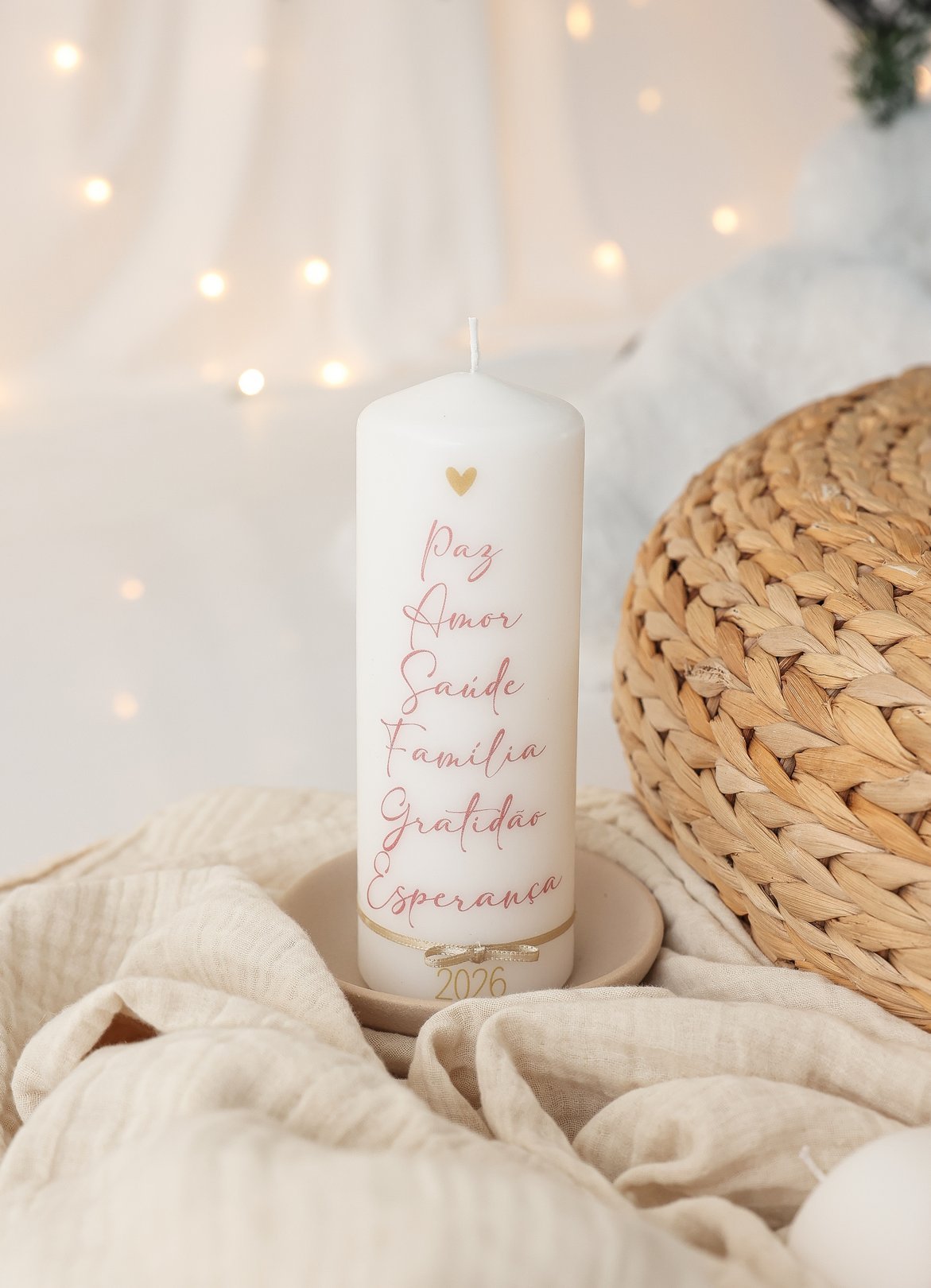 Vela pinheiro de Natal com seis palavras: Paz, Amor, Saúde, Família, Gratidão e Esperança