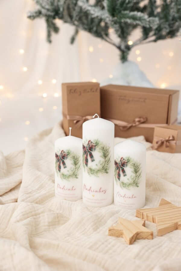 Vela personalizada de Natal com monograma e mensagem, em três tamanhos